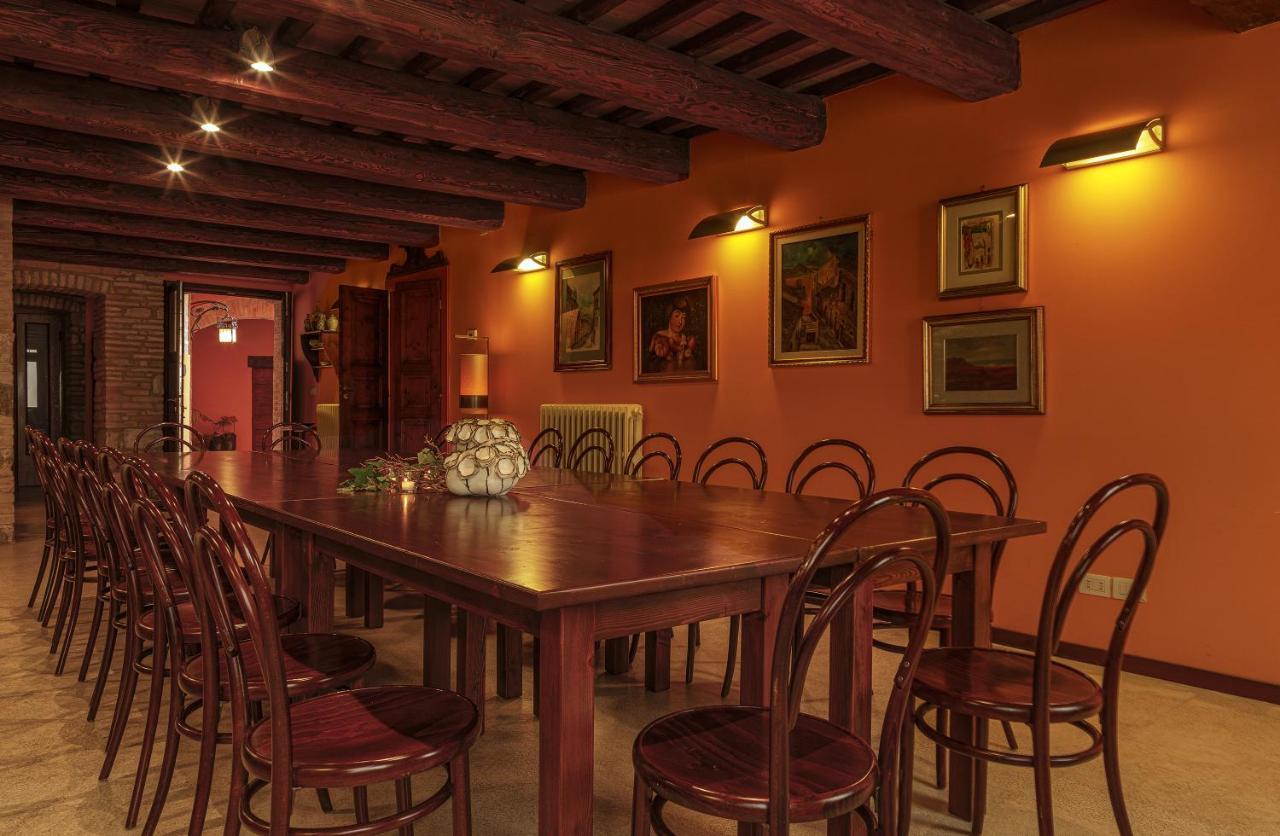 Il Cortile Segreto Bed & Breakfast San Severino Marche Exterior photo